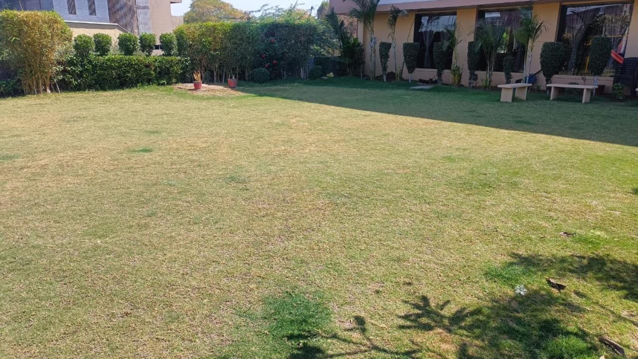 Hotel Shivalik - Mehsana Mahesana Buitenkant foto