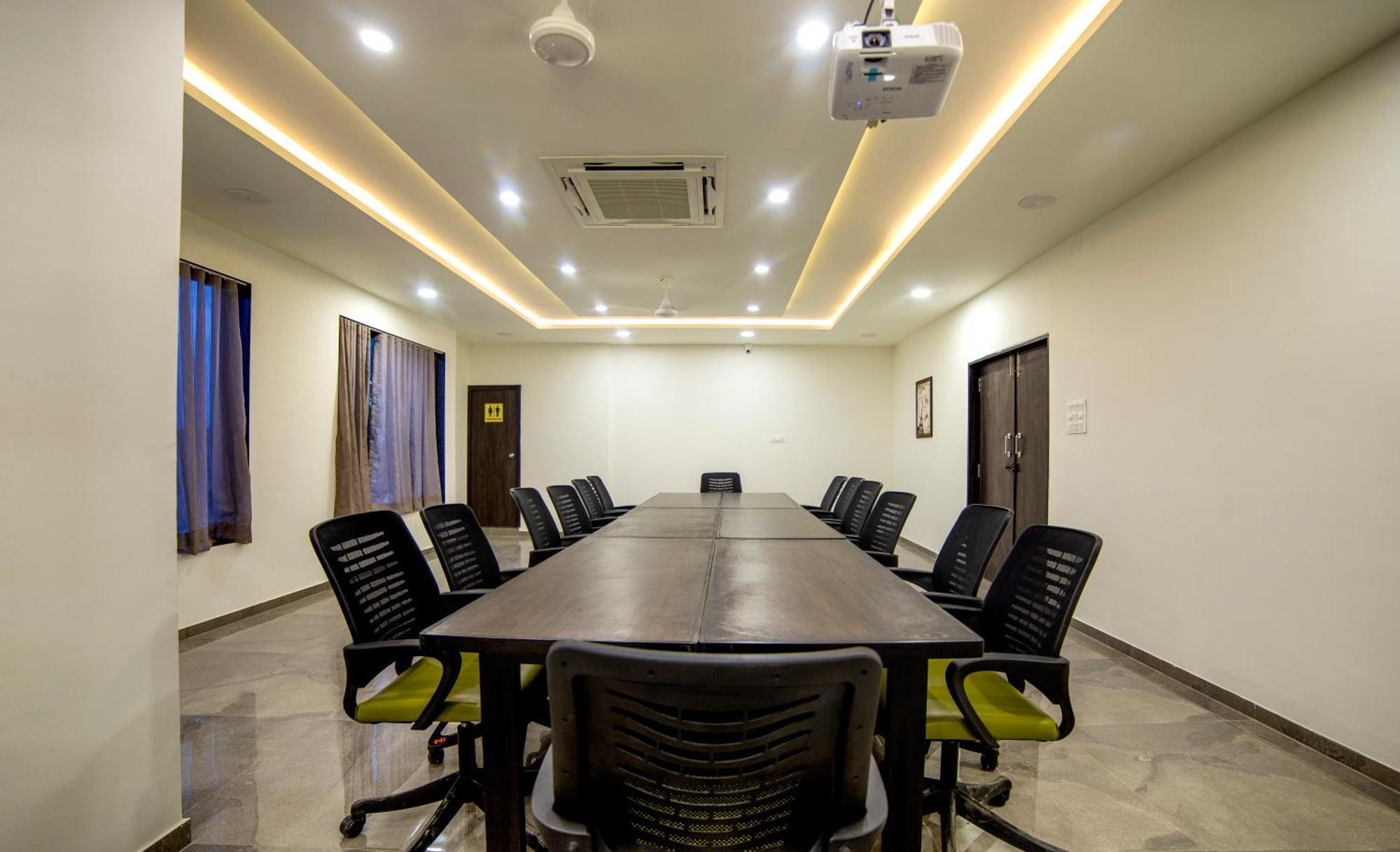 Hotel Shivalik - Mehsana Mahesana Buitenkant foto
