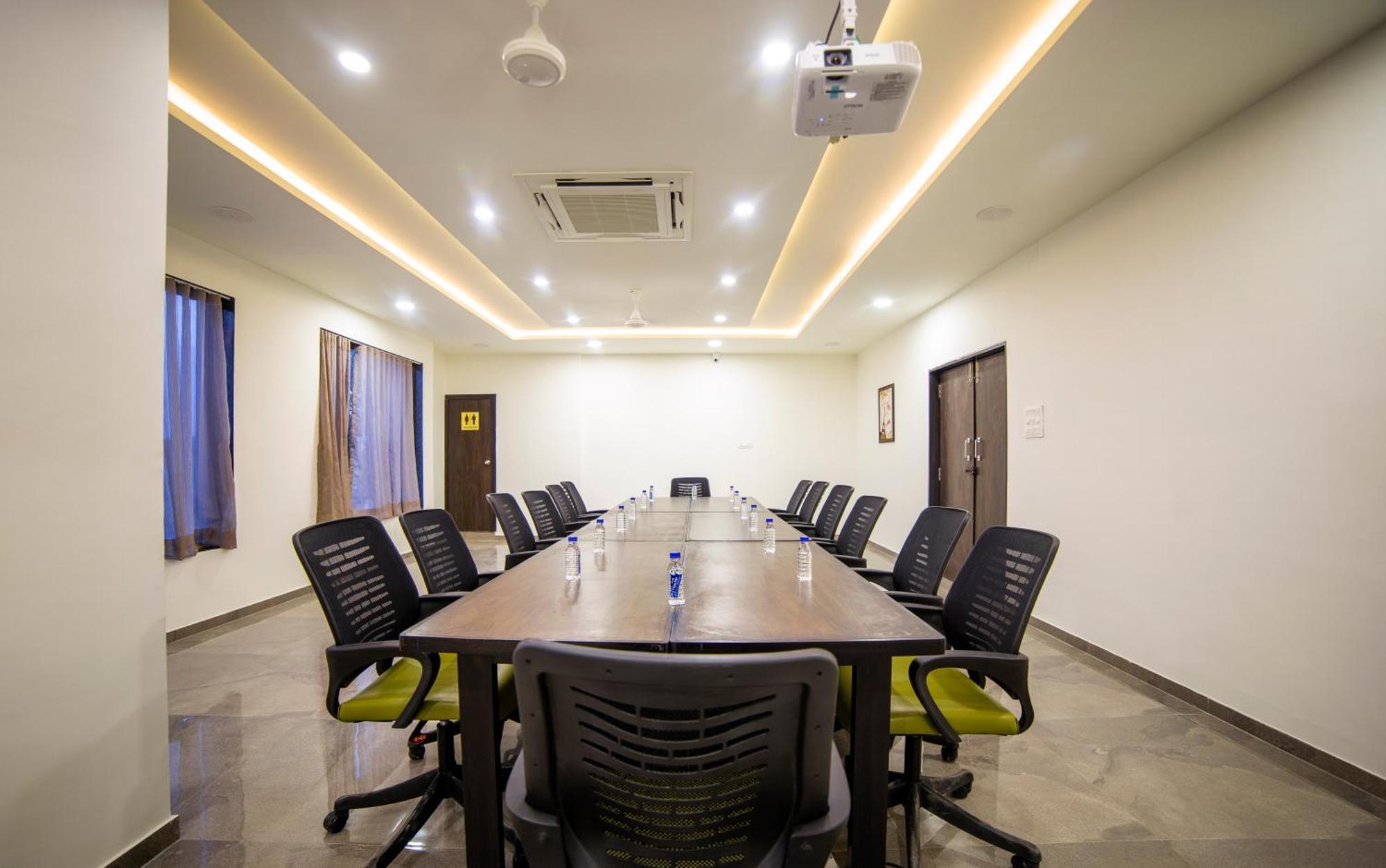 Hotel Shivalik - Mehsana Mahesana Buitenkant foto
