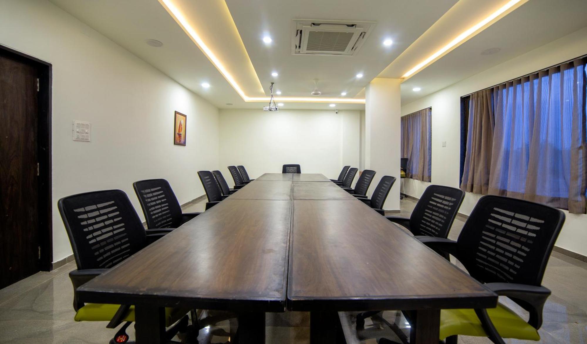Hotel Shivalik - Mehsana Mahesana Buitenkant foto