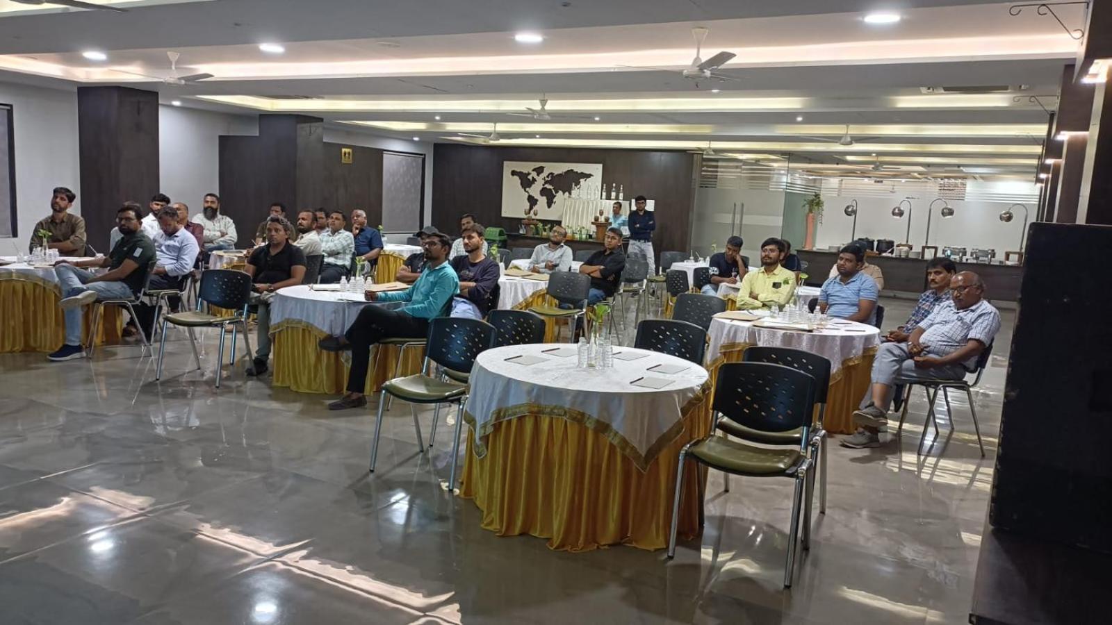 Hotel Shivalik - Mehsana Mahesana Buitenkant foto