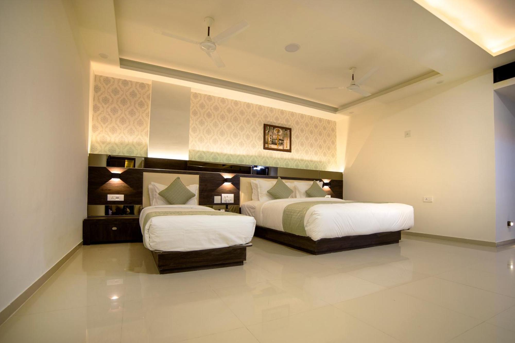 Hotel Shivalik - Mehsana Mahesana Buitenkant foto